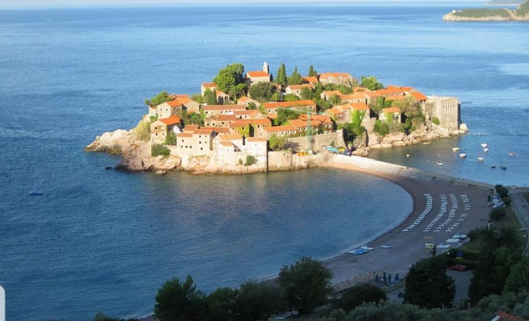 Pedja Zec Exclusive 3+ Budva