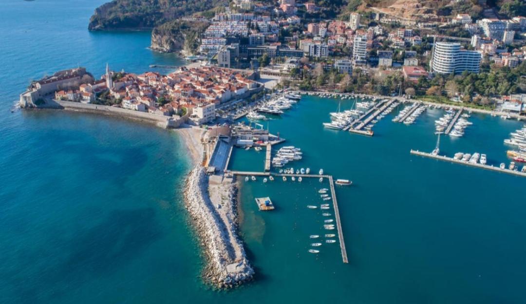 Pedja Zec Exclusive 3+ Budva