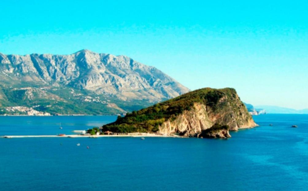 Pedja Zec Exclusive 3+ Budva
