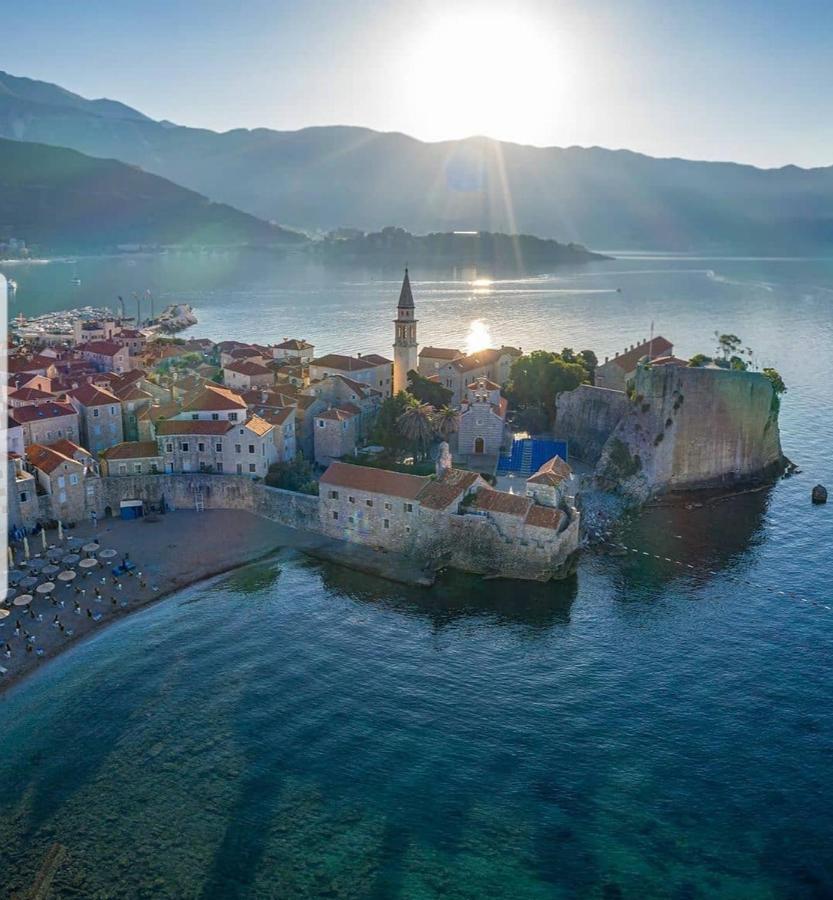 Pedja Zec Exclusive 3+ Apartment Budva