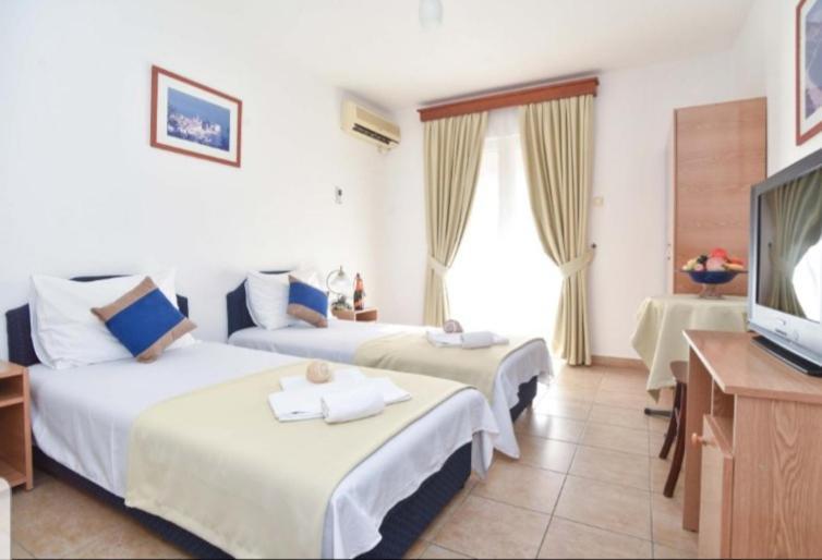 Pedja Zec Exclusive 3+ Budva