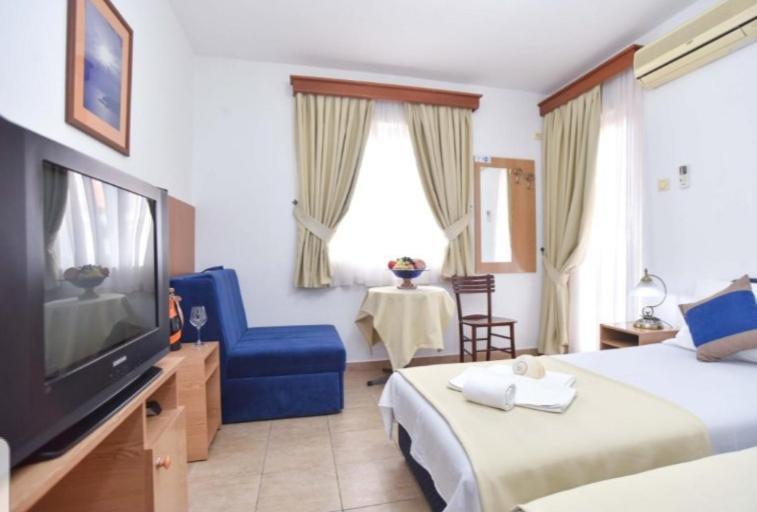Pedja Zec Exclusive 3+ * Budva