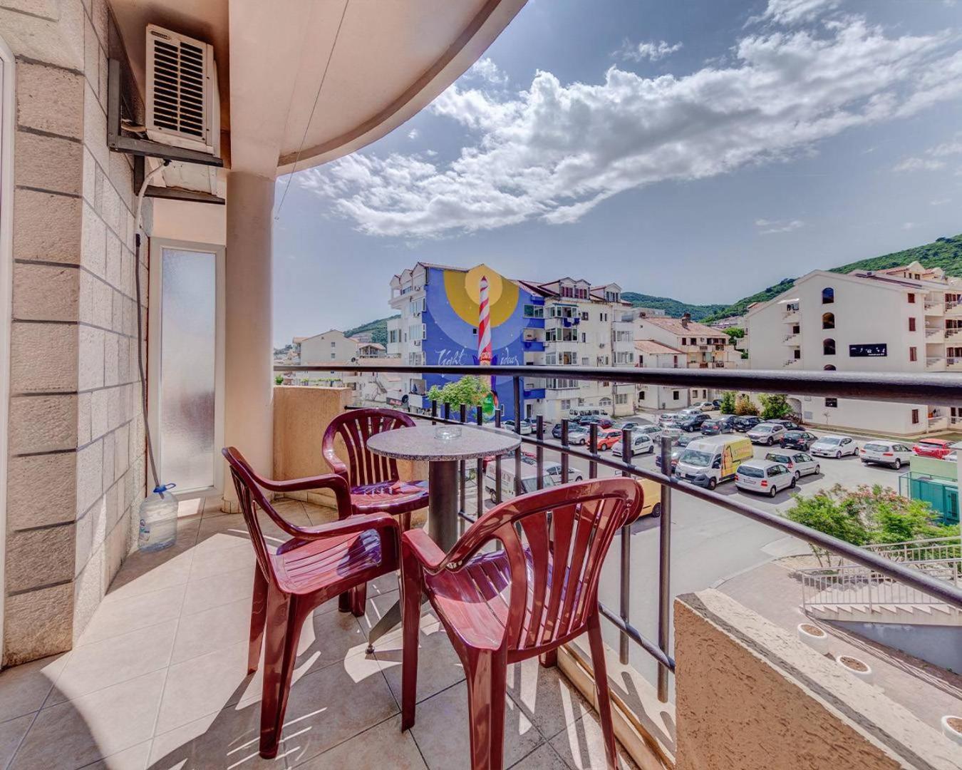 Pedja Zec Exclusive 3+ Budva