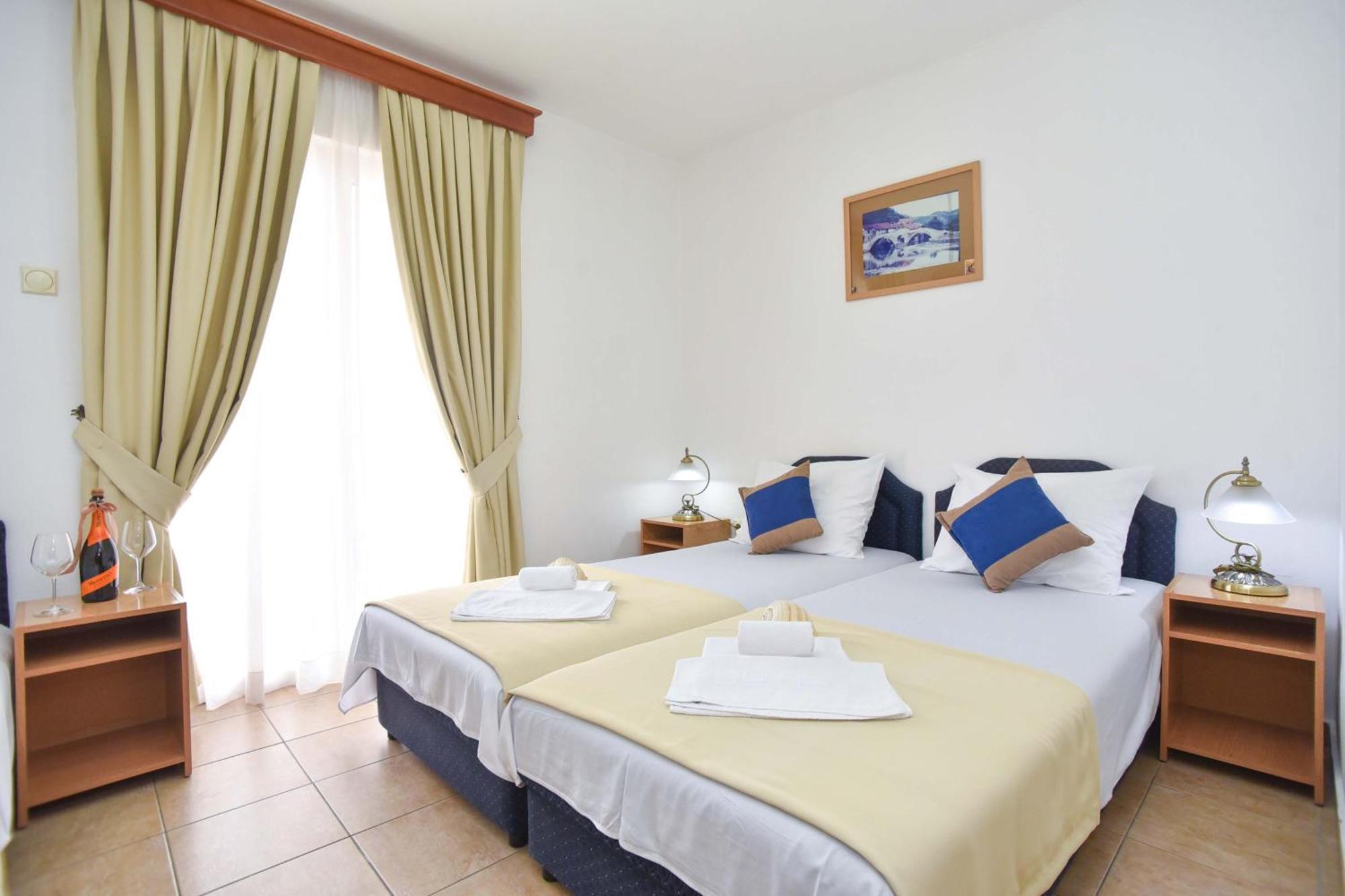 Pedja Zec Exclusive 3+ Budva